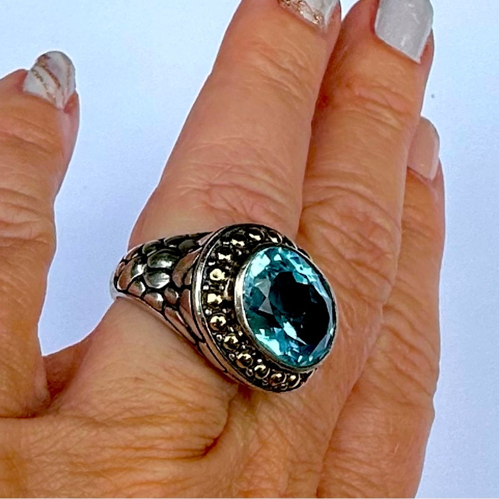 John Hardy blue topaz ring.  18k gold and 925 silver. Size 6.5